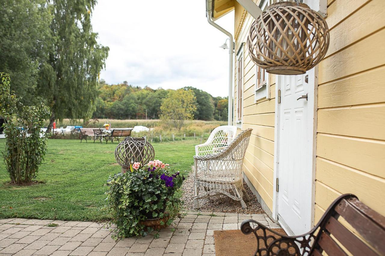 Pensionat Jarnavik Hotel Brakne-Hoby Exterior photo